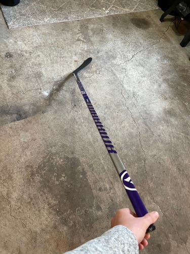 Senior Right Handed P28M Pro Stock Alpha LX Pro Hockey Stick