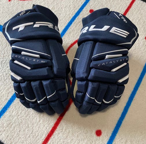 True Catalyst 5X Gloves 14”