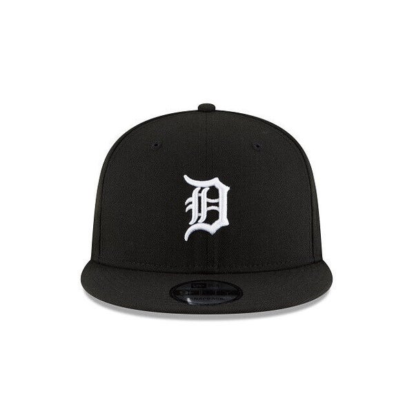Detroit Tigers New Era Black on Black 9FIFTY Snapback Hat