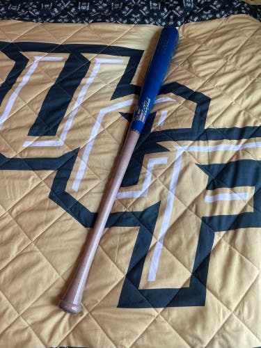 New Victus JC24 33” Wood Bat Blue And Black Bundle