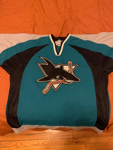 San Jose Sharks - Nabokov Goalie Jersey