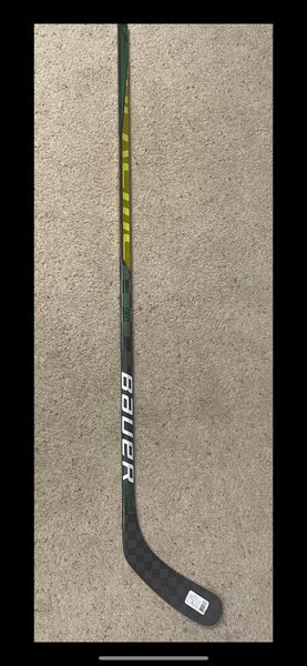 Senior Left Hand P92 Pro Stock Supreme UltraSonic Hockey Stick