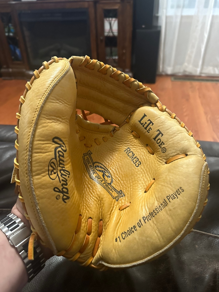 Rawlings RCM33 Catchers Glove