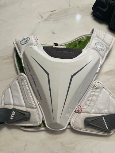 Adult Medium Maverik M5 Shoulder Pads