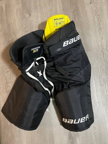 Senior Medium Bauer Supreme S29 Hockey Pants