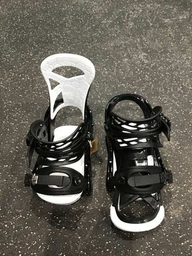 Used Burton Smalls Lg Boys' Snowboard Bindings