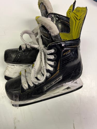 Used Bauer Regular Width Size 2 Supreme Ignite Pro+ Hockey Skates