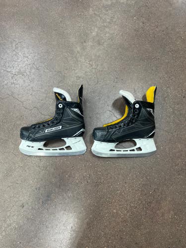 Used Junior Bauer Supreme S150 Hockey Skates D&R (Regular) 2.0