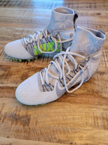 White Used Size 5.5 (Women's 6.5) Molded Cleats Nike High Top Alpha Huarache 7 Elite