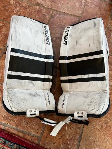 Used 24" Bauer Gsx Goalie Leg Pads