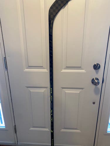 Senior Right Handed P92M  Ag5nt Hockey Stick (used One Game!)