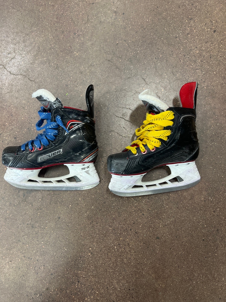 Used Junior Bauer Vapor X500 Hockey Skates D&R (Regular) 1.5