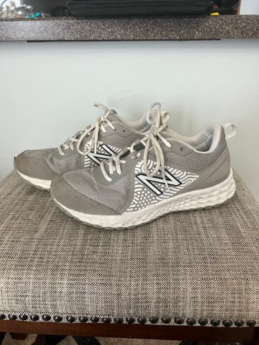 New Balance Men’s Fresh Foam 3000v5 turf