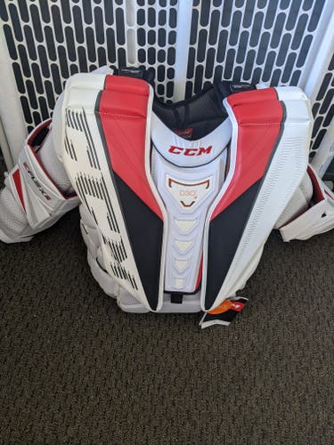 New Medium CCM Eflex 5 Goalie Chest Protector