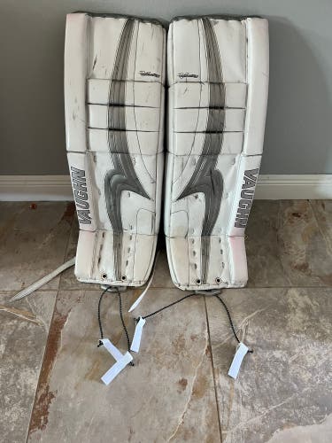 Used Vaughn Carbon Pro V Elite goalie pads 34+1