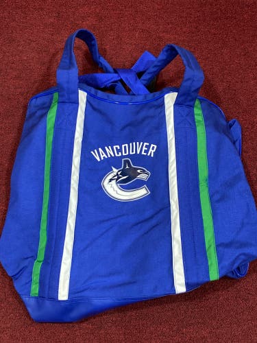 New Vancouver Canucks 4ORTE Coaches Bag Item#VCB