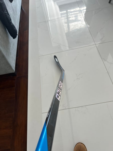 New Left Hand P28 Nexus Sync Hockey Stick