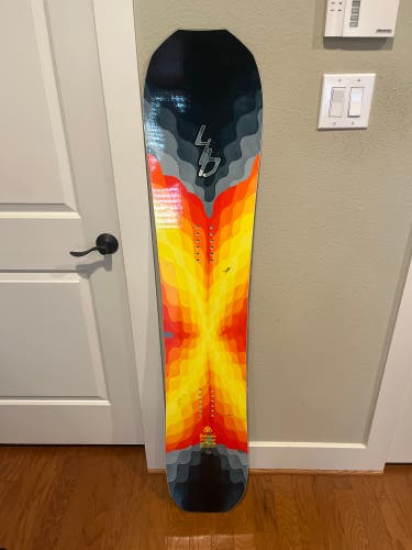 2023 Men's Lib Tech Golden Orca 153cm - Without Bindings Directional Twin Golden Orca Snowboard