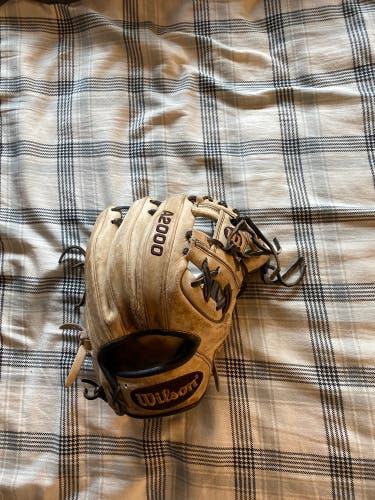 Used Infield 11.25" A2000 Baseball Glove
