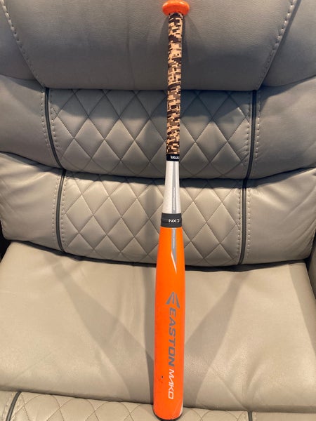 Easton Mako Orange!! Great condition! 29”-11 YB15MK
