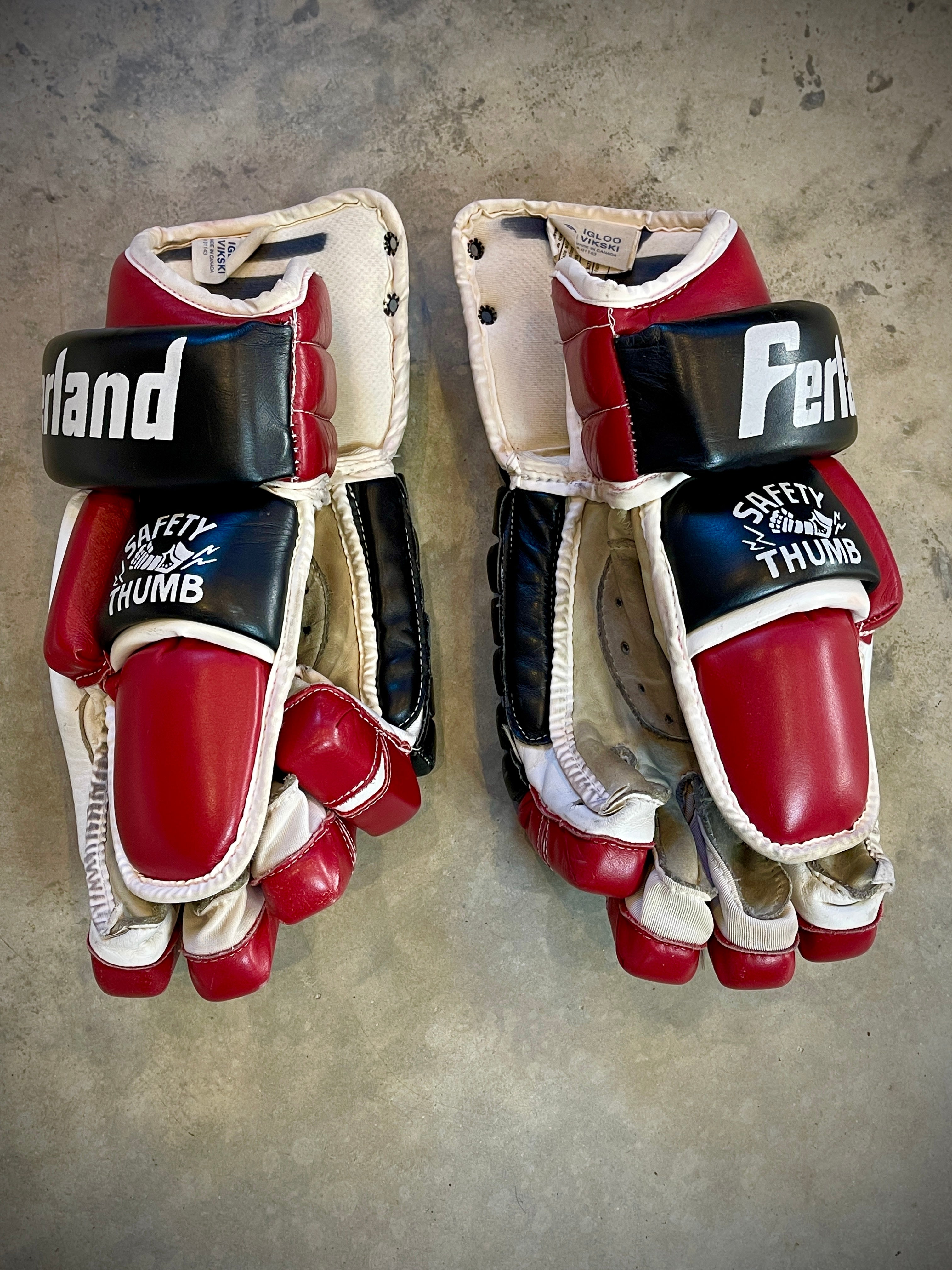 Ferland Hockey Gloves - Bed Bath & Beyond - 16789