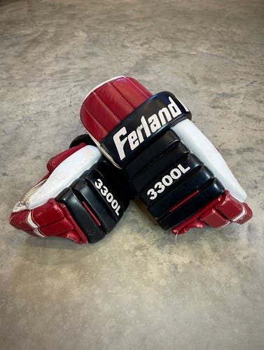 Ferland Hockey Gloves Used 15" (Blackhawks)