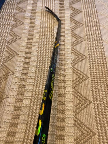 Senior Right Handed P29 Super Tacks AS4 Pro Hockey Stick