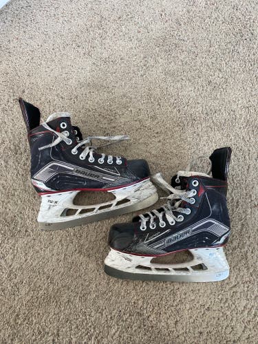 Junior Bauer Regular Width Size 5 Vapor X500 Hockey Skates