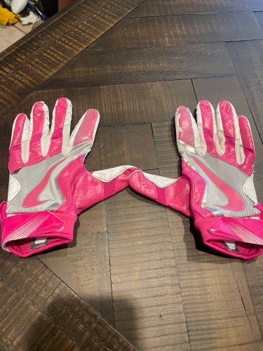 Adult Medium Nike Gloves