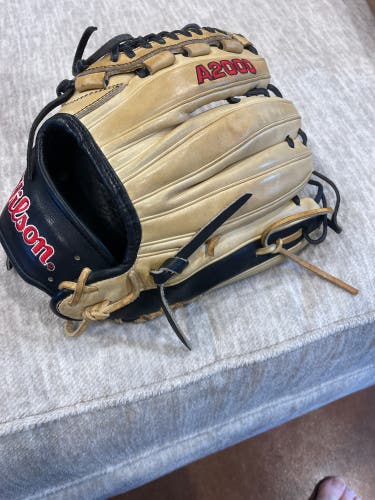 Used Left Hand Throw 11.75" A2000 Baseball Glove