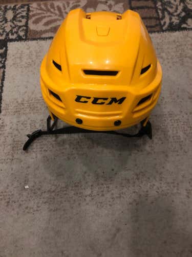 LIKE NEW Used Large CCM Resistance 300 Helmet