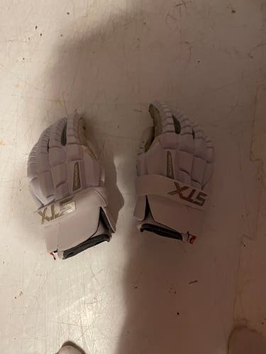 LOOKING TO TRADE STX 13" Surgeon RZR Lacrosse Gloves