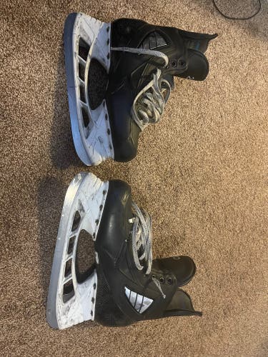 Used True Size 9 Pro Stock Hockey Skates