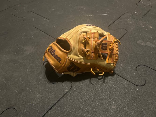 Used Infield 11.5" A2000 Baseball Glove