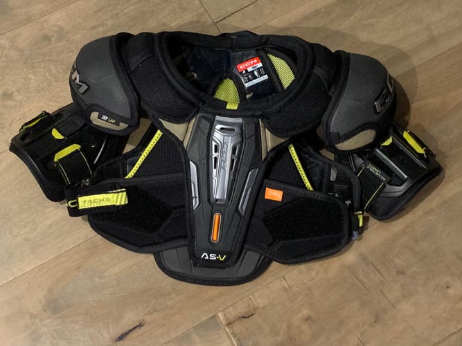 Ccm Tacks AS-V Junior Small Should Pads