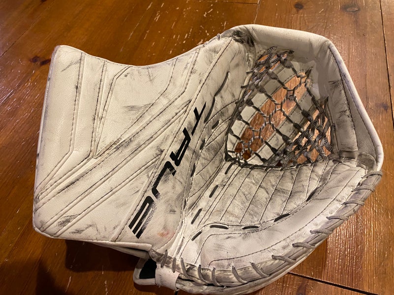 600 Break!!! True L12.2 Goalie Catch Glove (Regular)