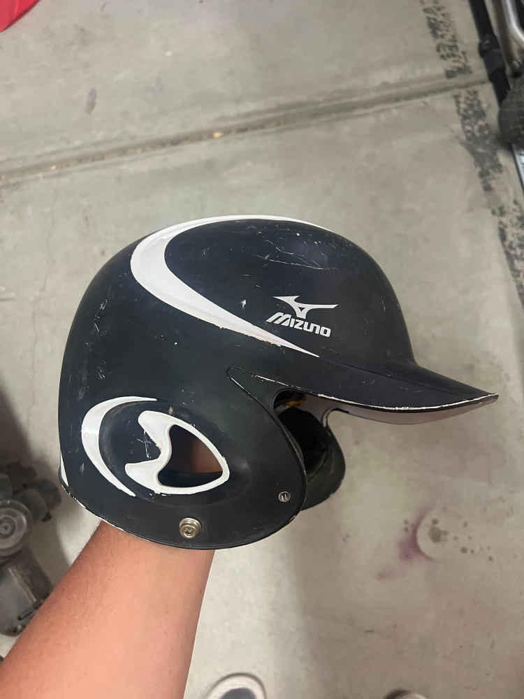 Used Medium/Large Mizuno Batting Helmet