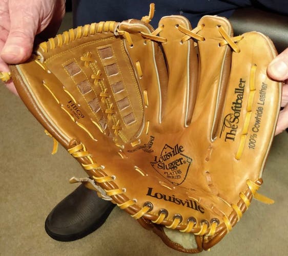 New Right Hand Throw Louisville Slugger Outfield Softball Glove 13.5"