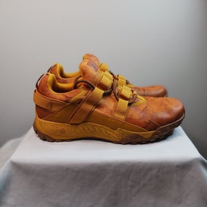 New Men's Size 8.5 (Women's 9.5) Under Armour UA Valsetz Trek Camo Golden Yellow Shoe