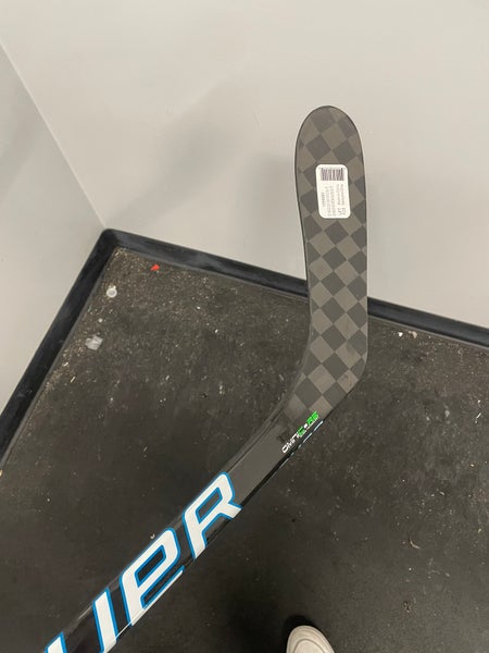 Senior Left Hand P28 Nexus Geo Hockey Stick