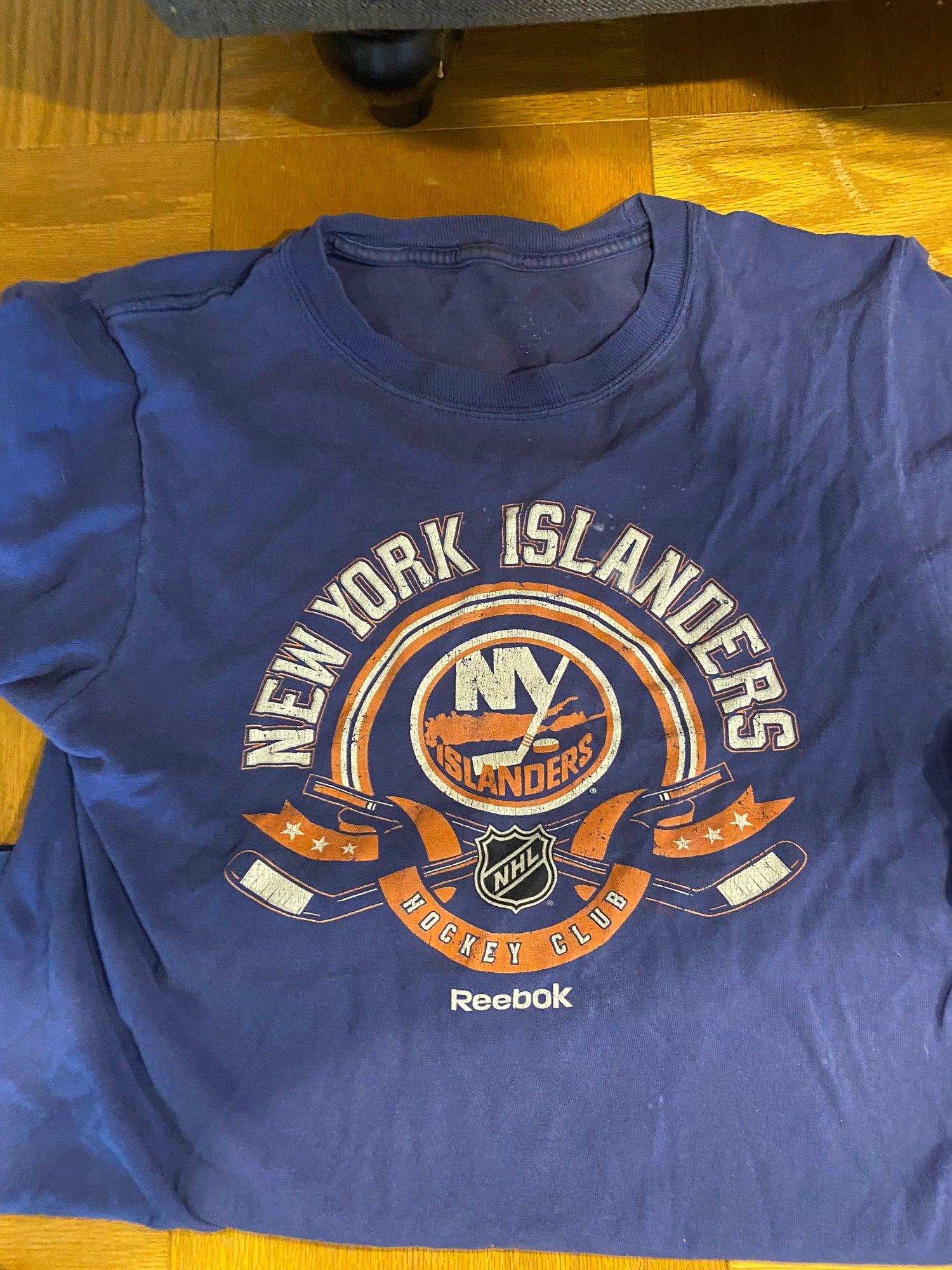 NY Islanders Bundle: Compression Shirts (M), Islanders T-Shirt