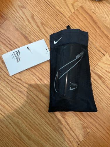 Unisex Medium Nike Mercurial lite Shin Guards