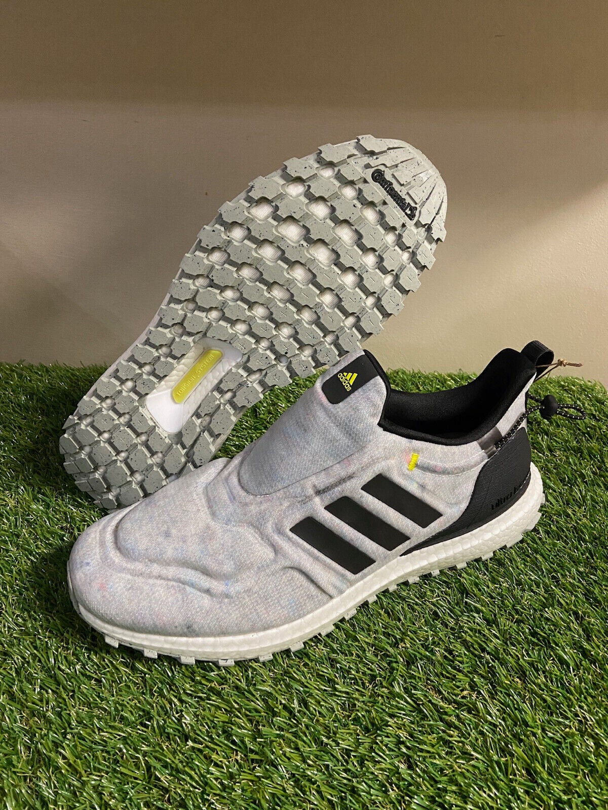 ultraboost laceless grey