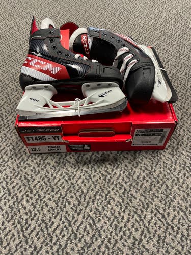 CCM FT485 Youth Size 13.5 regular width skate