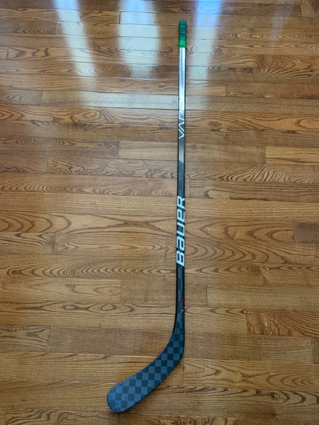 Senior Right Handed P92 Vapor Hyperlite Hockey Stick