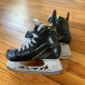 CCM Tacks hockey skates (size 1)