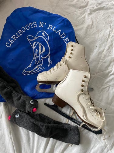 Used  Size 1.5 Figure Skates