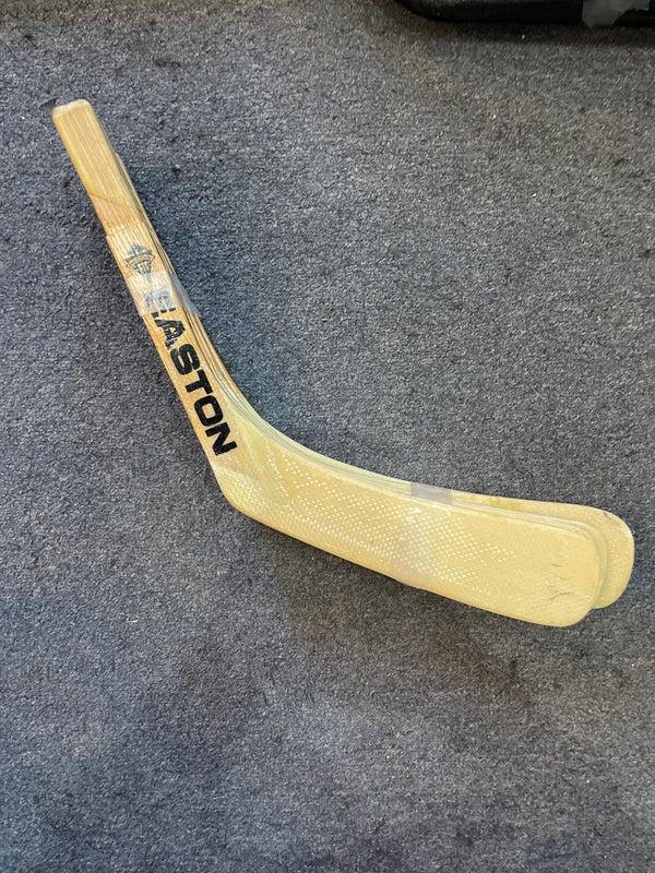 New Right Handed Heel Pattern Easton Mako II Tapered Stick Blade |  SidelineSwap