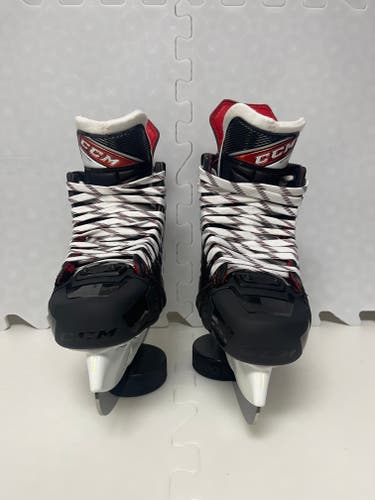Intermediate New CCM JetSpeed FT4 Pro Hockey Skates Regular Width Size 5.5