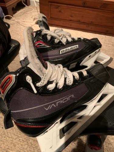 Used Bauer Regular Width  Size 1.5 Vapor X700 Hockey Goalie Skates